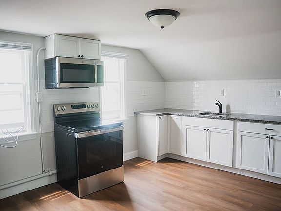 4th image of 914 Hellertown Rd #3