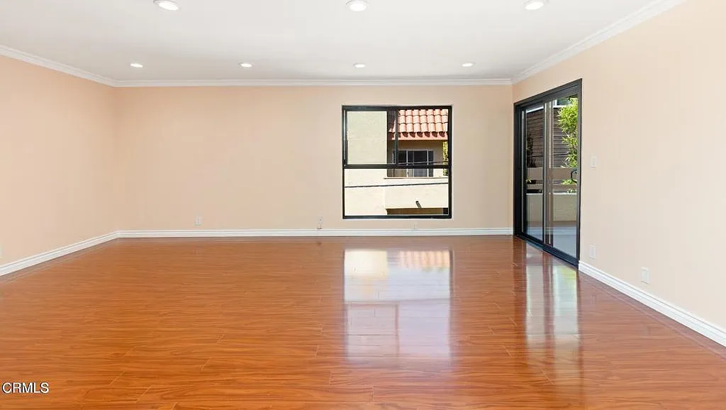 2 bed, 2.0 bath, 1299 sqft, $3,800 — Photo 3