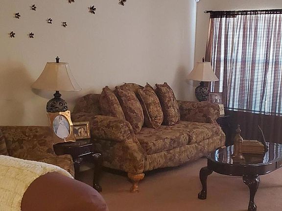5th image of 525 Emerald Gem Ln