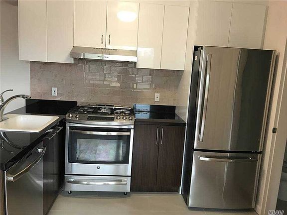 5th image of 13646 41st Ave Unit 3C