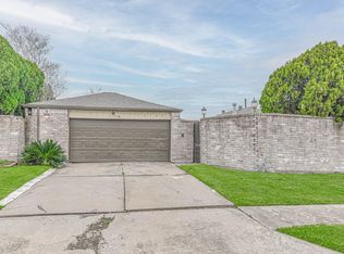 16126 New Field Dr, Houston, TX 77082