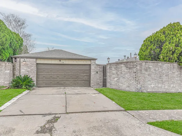 16126 New Field Dr, Houston, TX 77082