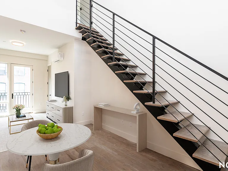 483 Driggs Ave #4B — Photo 4