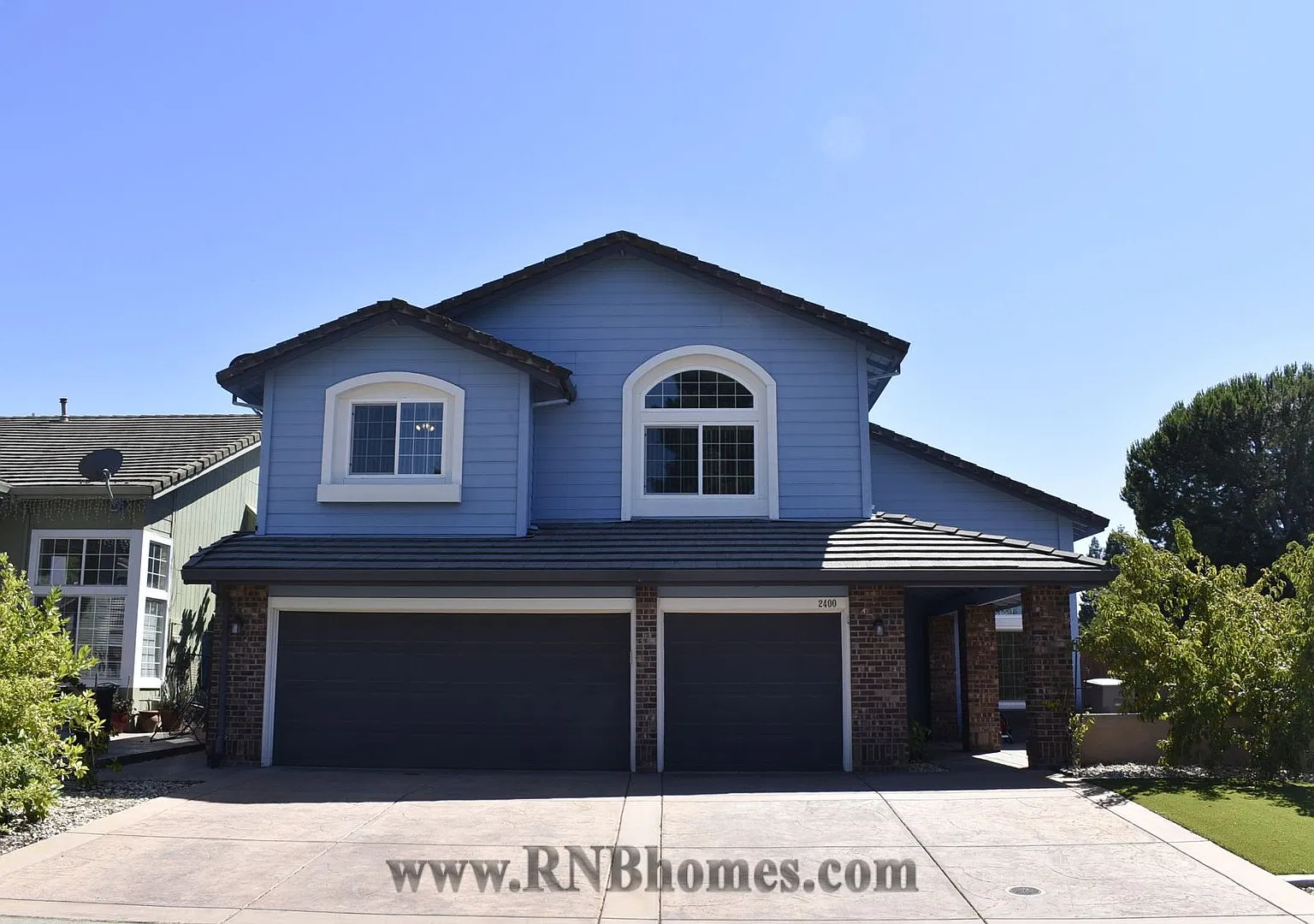 Carr Court 2400 — Photo 1