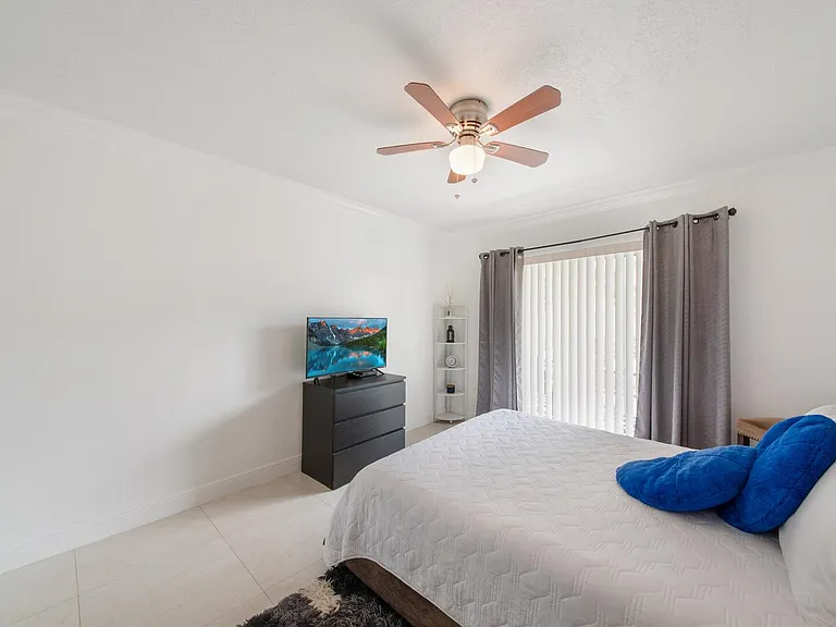 2581 N Garden Dr #206 — Photo 13