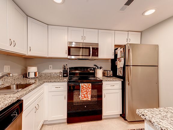 New kitchen with lots of cabinets & granite counters!
