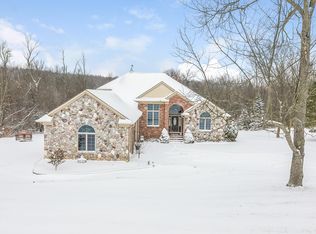 5697 Hummer Lake Rd, Oxford, MI 48371