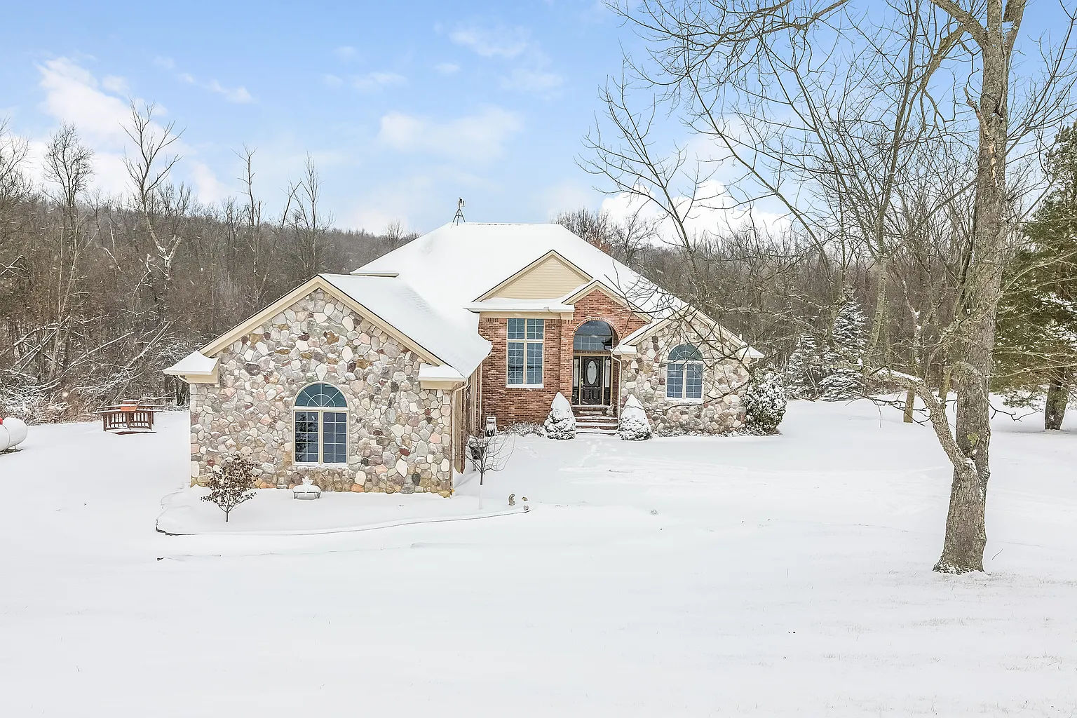 5697 Hummer Lake Rd photo 1