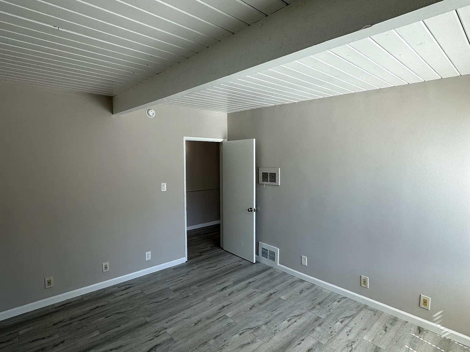 2 bed, 750 sqft, $2,995 — Photo 2