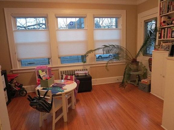 3rd image of 318 N Fullerton Ave #1
