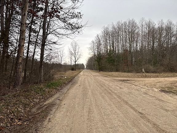 5th image of 4231 E Pakes Rd