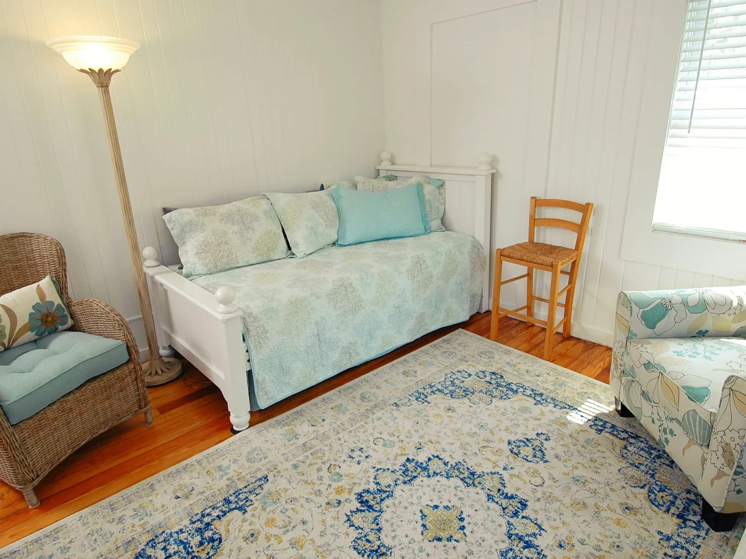 2 bed, 1070 sqft, $3,350 — Photo 3