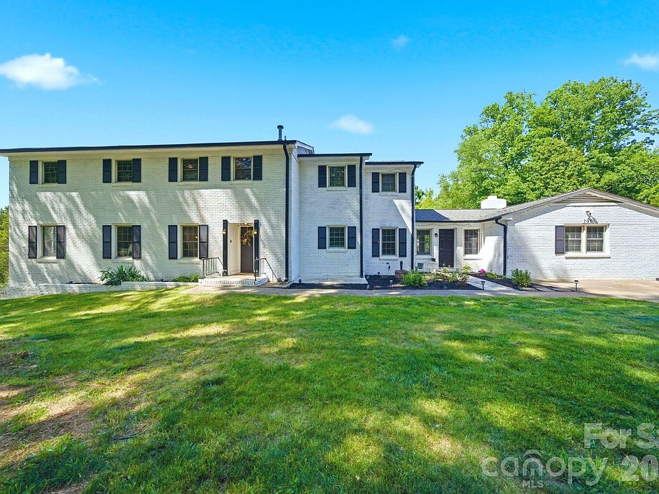 1st image of 701 E Iowa Ave