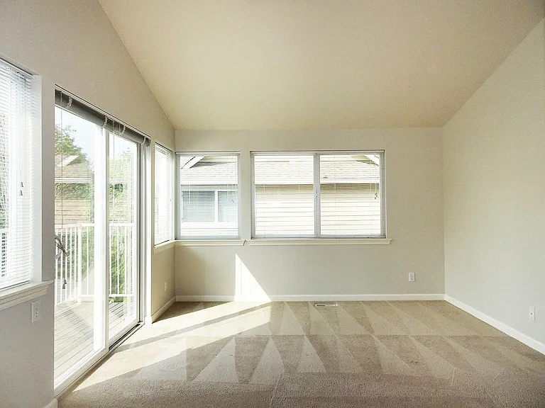 657 W Emerson St #C — Photo 9