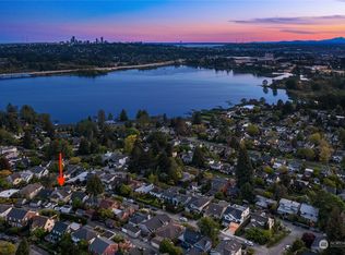 3834 46th Ave NE, Seattle, WA 98105