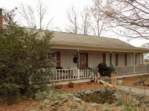 300 S Williamson Ave, Elon, NC 27244