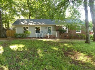 2209 Hathaway Dr, Greensboro, NC 27408