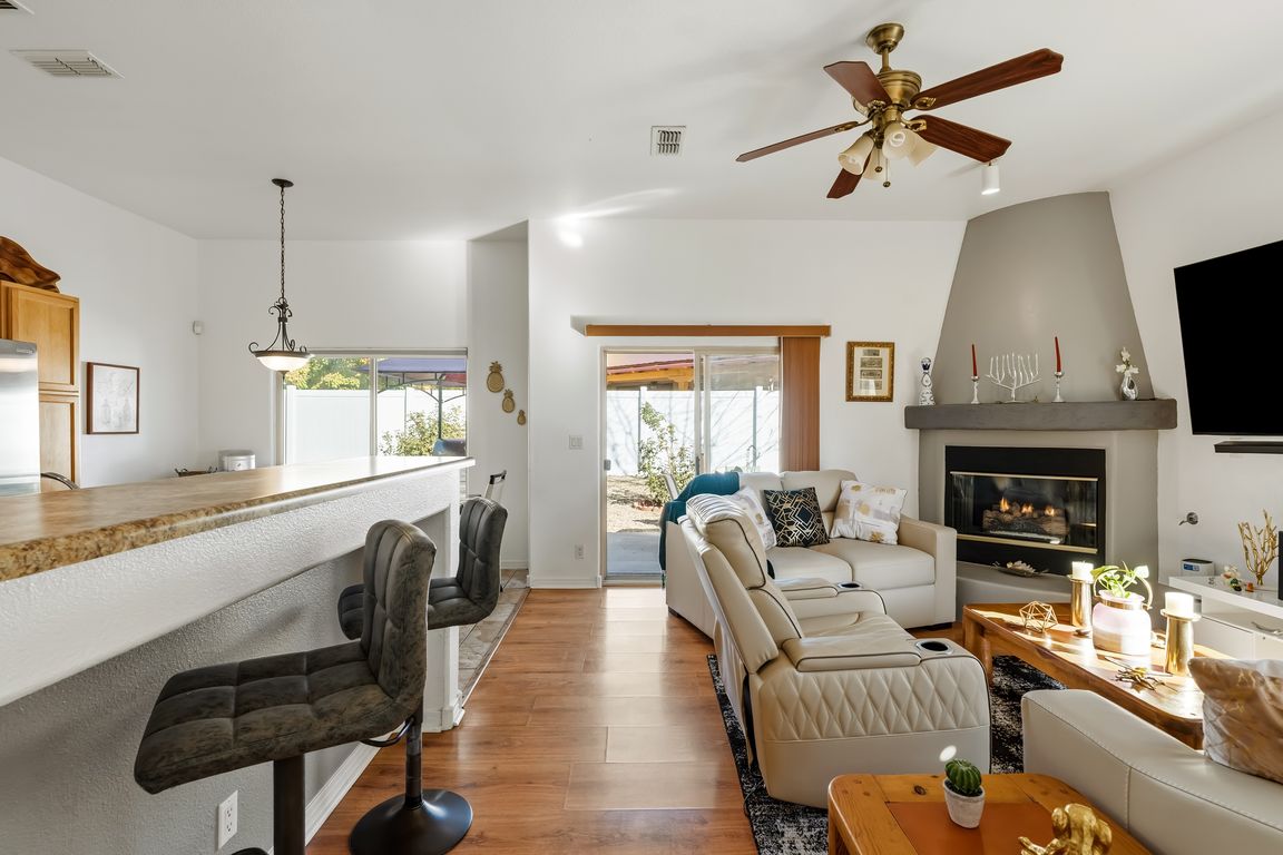 next background image