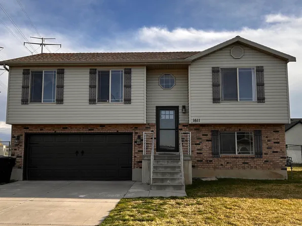 1611 W 600 N, Clinton, UT 84015