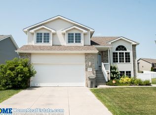 5820 Cavvy Rd, Lincoln, NE 68516