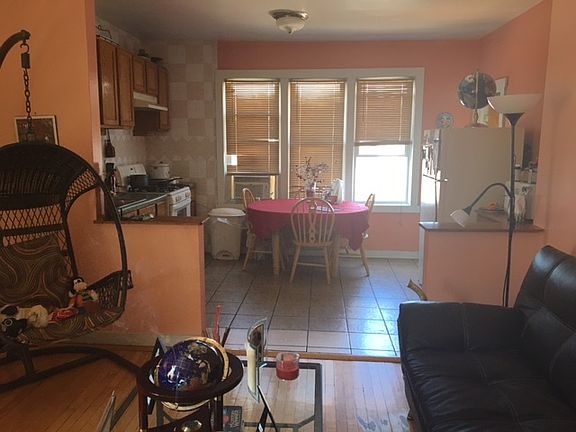 2nd image of 2316 N Moody Ave