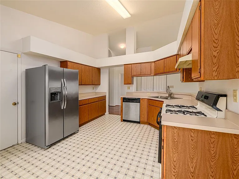 1407 Wakefield Dr — Photo 6
