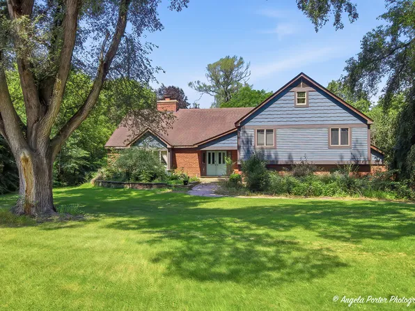 5124 Bonnie Brae Rd, Richmond, IL 60071
