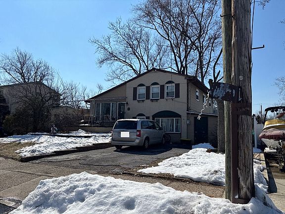 2nd image of 2645 Manall Ave