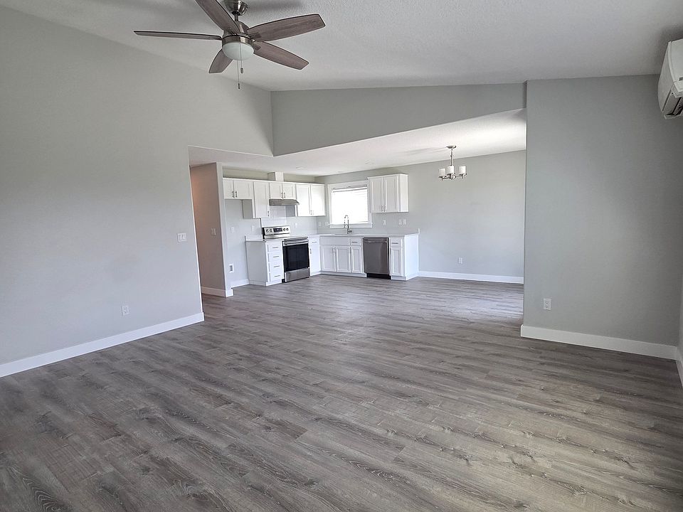 1st image of 2229 NE Yellowpine Rd