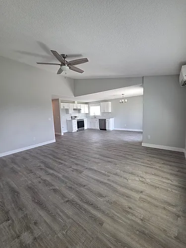 2229 NE Yellowpine Rd #MAIN Photo 1