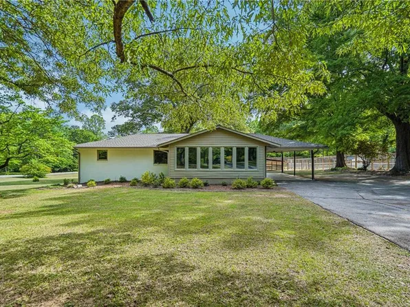 1679 Seayes Rd SW, Mableton, GA 30126