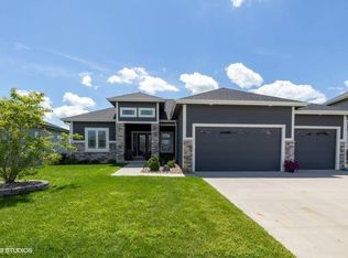 5516 149th St, Urbandale, IA 50323