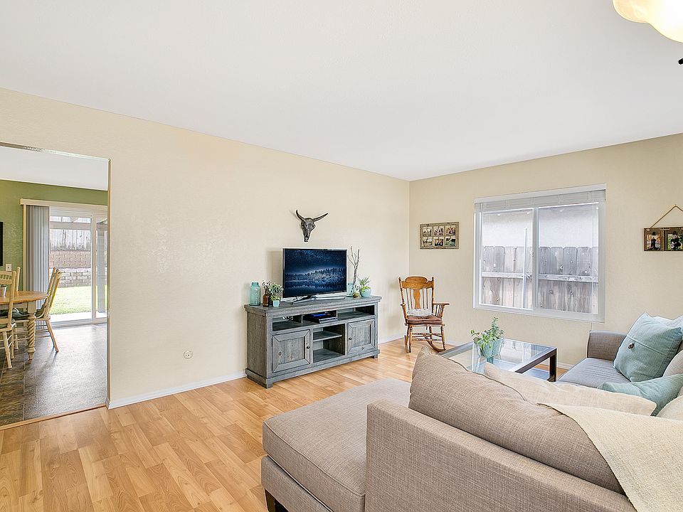 1st image of 8879 Dewsbury Ave