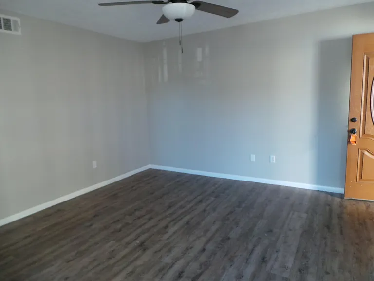 719 S Berthe Ave #13 — Photo 2