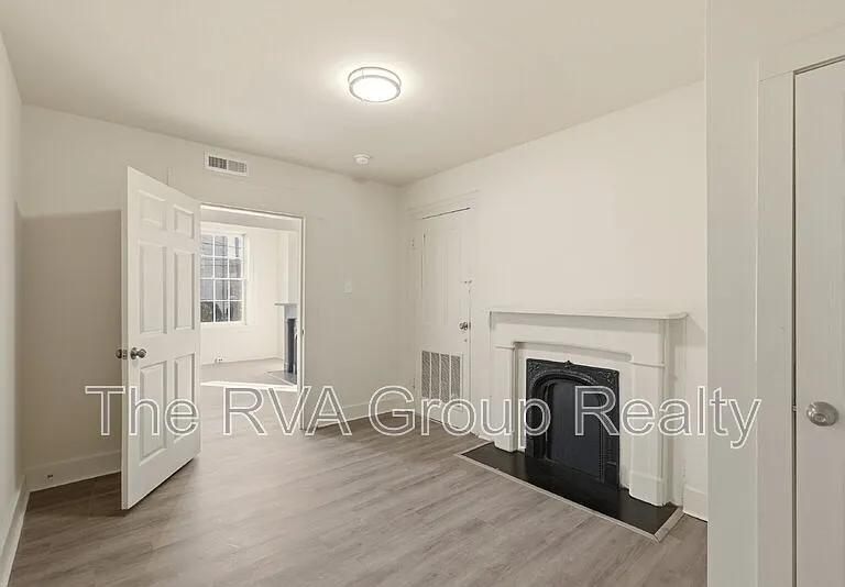 27 S Jefferson St #A — Photo 11