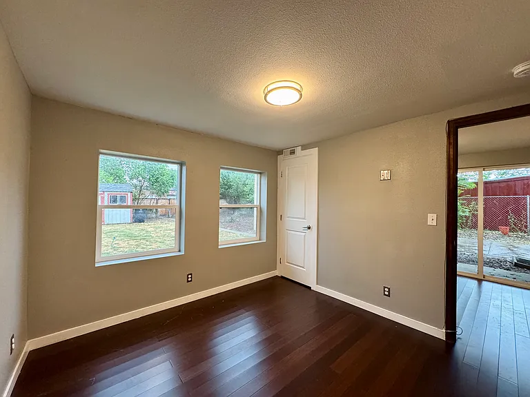2910 Ivy St — Photo 17