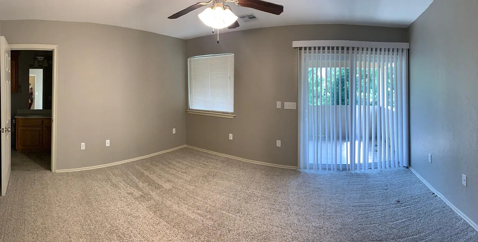 831 Rambling Oaks Drive — Photo 4