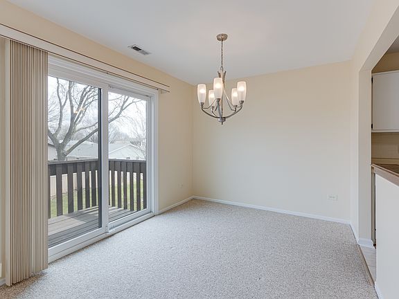 3rd image of 617 Cumberland Trl APT Bb2
