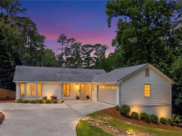 6014 Lake Lanier Heights Rd, Buford, GA 30518