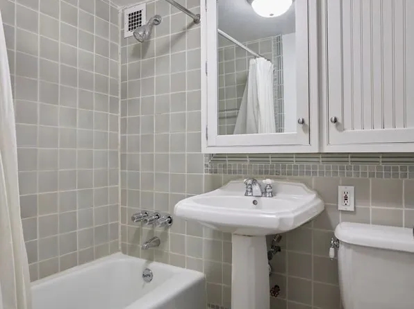 211 Thompson Street 5L image 6 of 6