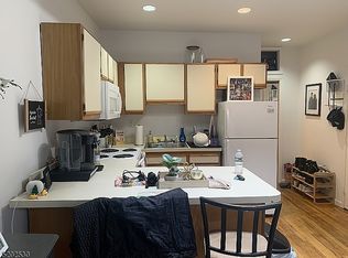 354 1st St APT 3R, Hoboken, NJ 07030