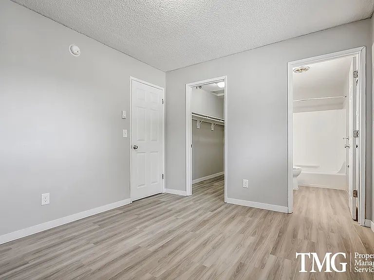 T Street Apartments — Photo 12