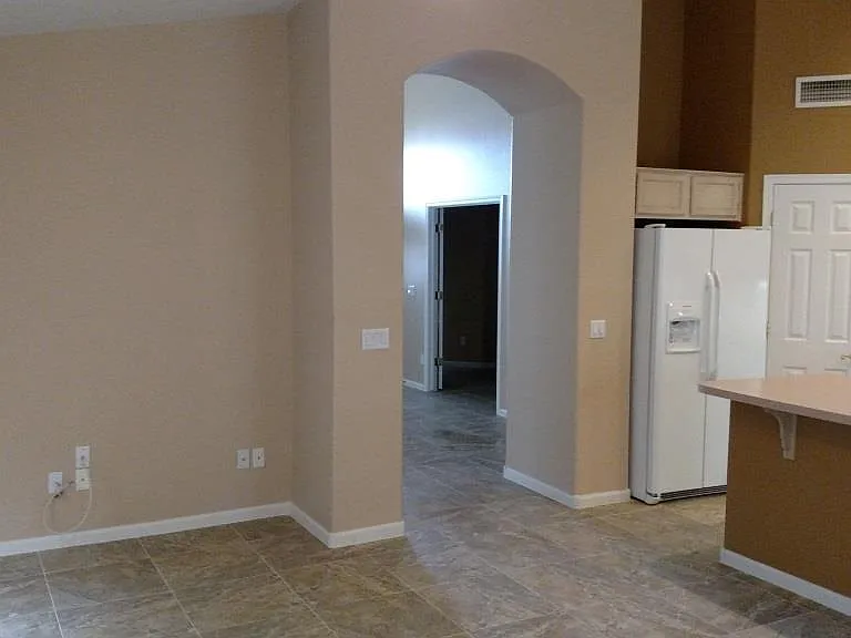 662 W Princeton Ave — Photo 3