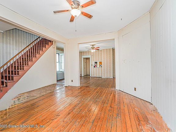 5th image of 1594 Castleton Ave
