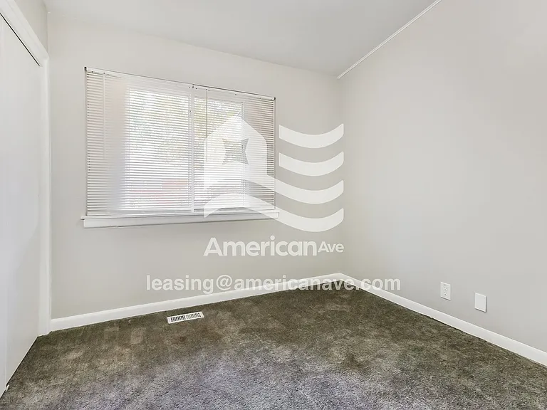 1789215_011_wm_-_main_bedroom_13402077.jpg