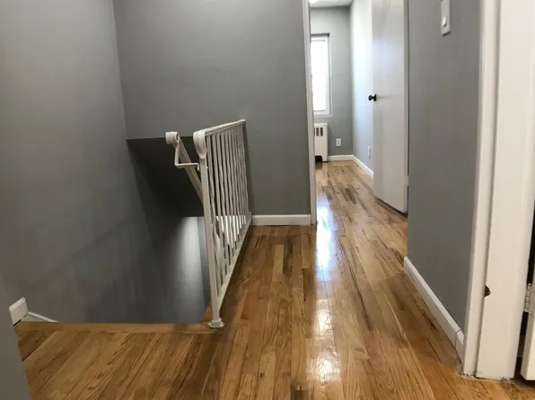 50 College Street image 17 of 31