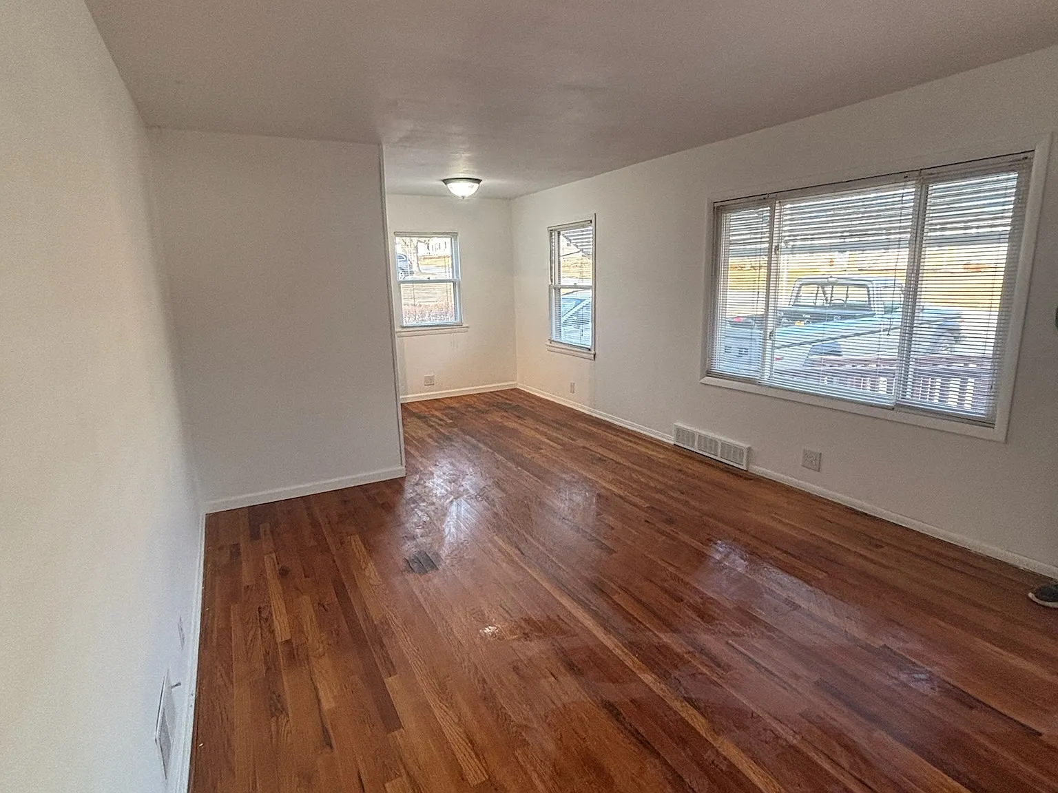 818 N 78th St — Photo 3