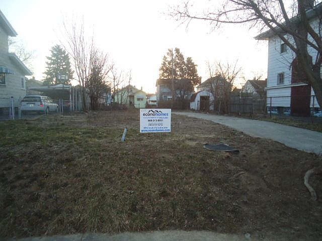 1st image of 628 Hilltonia Ave