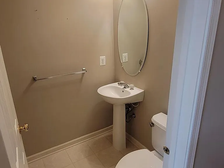 20479 Greymont Ter — Photo 11