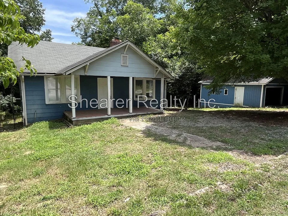 975 Old Charlotte Rd SW